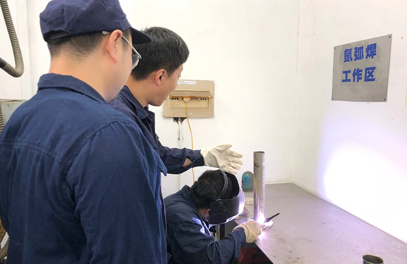 【师带徒运动】“师带徒促生长 凝聚企业正能量”系列报道之哈药六厂“师带徒”运动