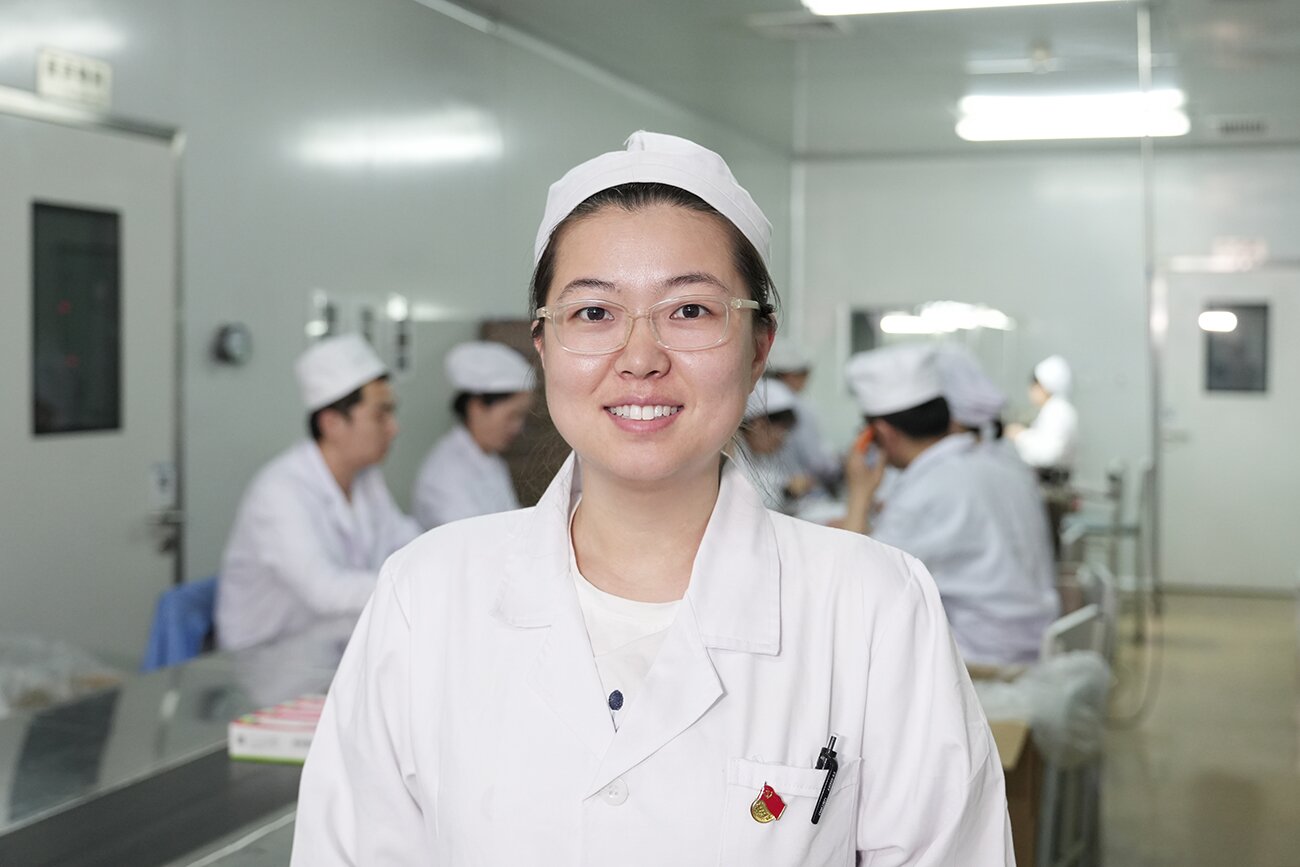 ¹þÒ©¼¯ÍŹú×ÊÕ½¶Ó“Ó¢ÐÛÆ×”Ê¼£×¨À¸——ÖÐÒ©¹«Ë¾·ÛÕë×ÛºÏÖÆ¼Á³µ¼ä¹¤¶Î³¤ÑîÑó